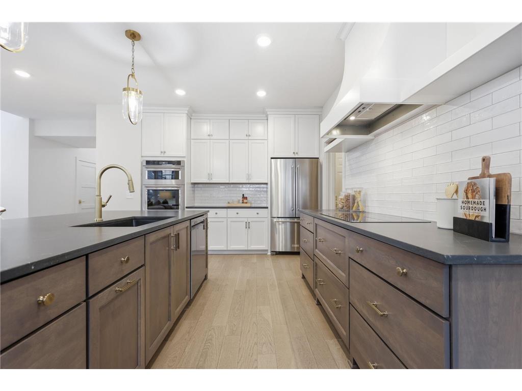 380 Laurel Curve Golden Valley MN 55426 7023931 image7