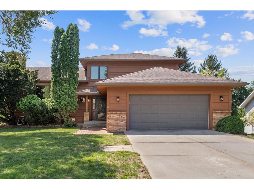 380 Sandhurst Circle, Roseville, MN, 55113 MLS 6367801 Edina Realty