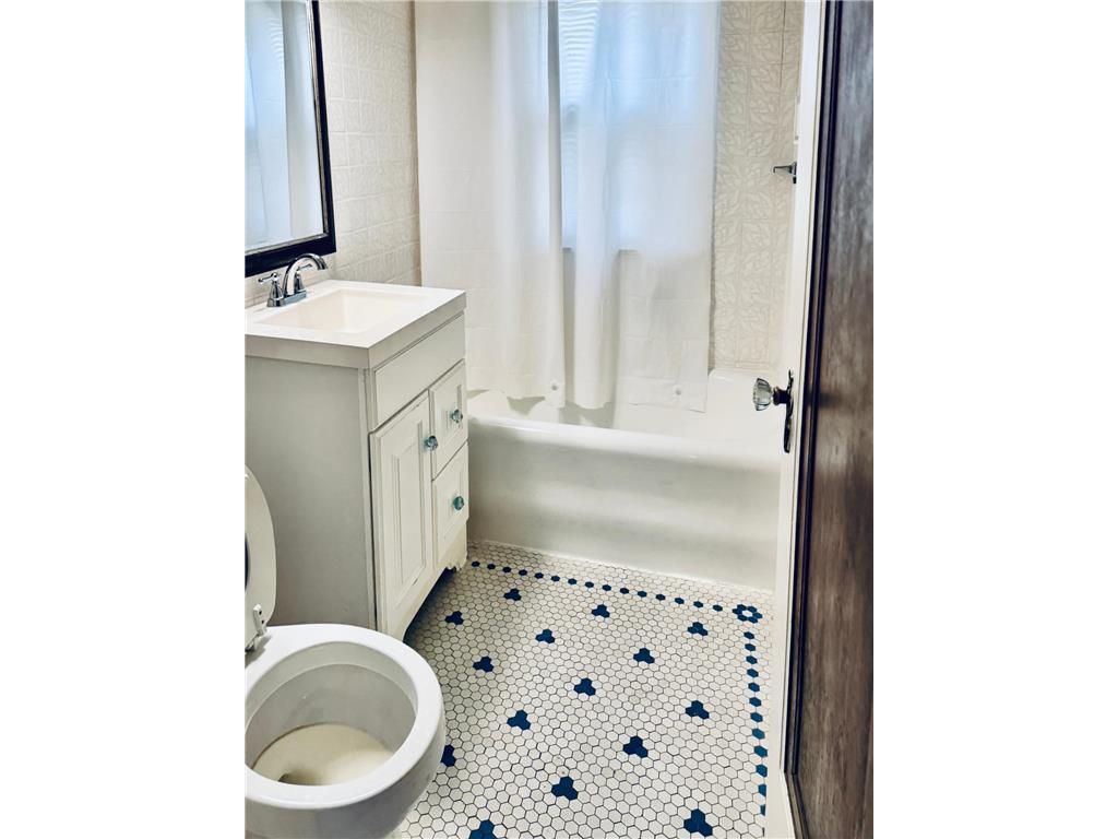 3800 N 6th Street Minneapolis MN 55412 6824890 image24