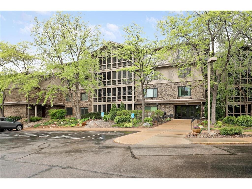 3801 W 98th Street #108 Bloomington MN 55431 6737040 image1