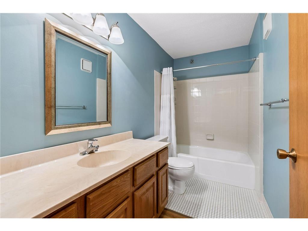 3801 W 98th Street #209 Bloomington MN 55431 7067937 image15