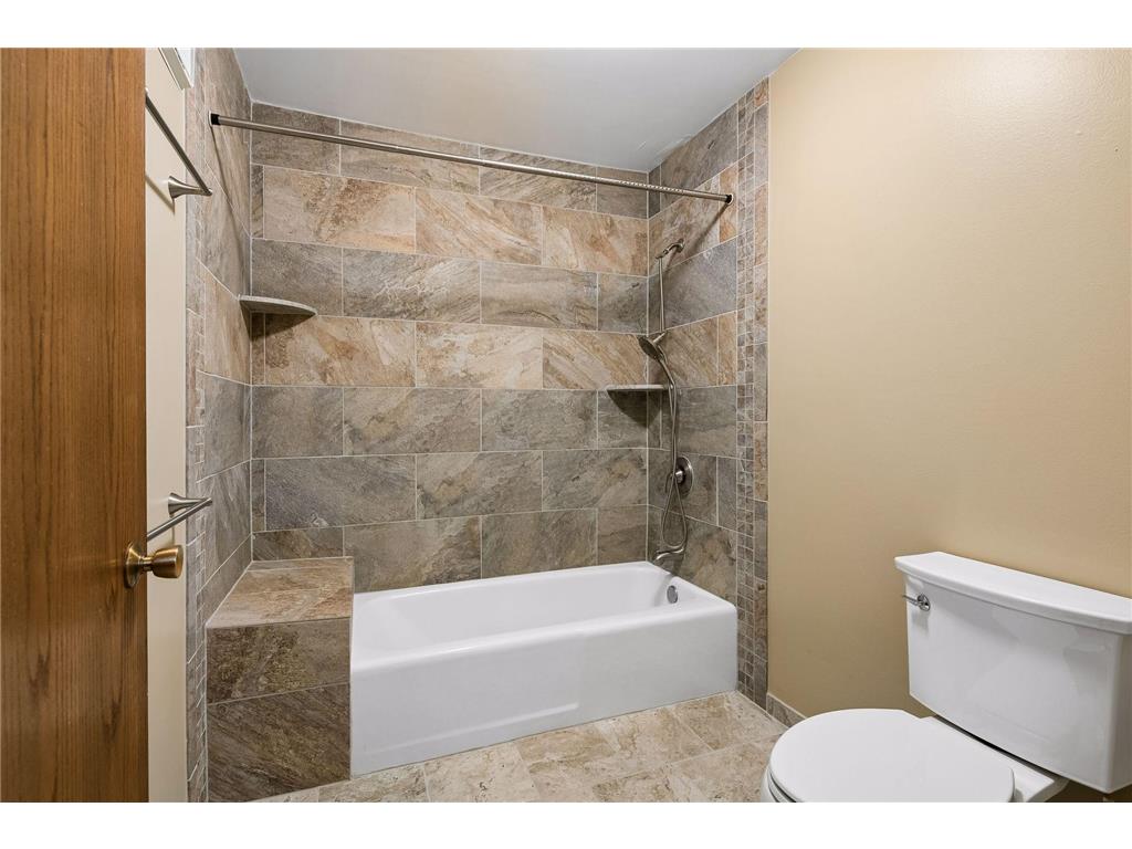 3801 W 98th Street #209 Bloomington MN 55431 7067937 image23