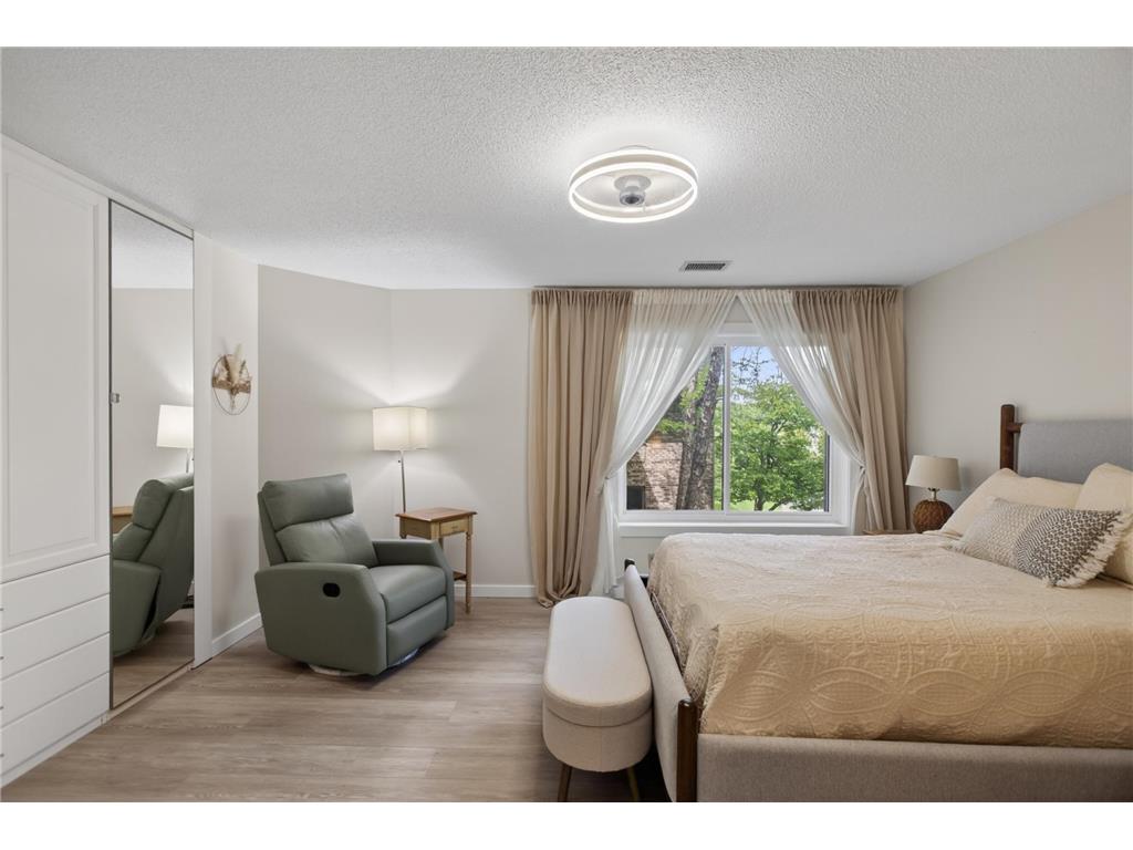 3801 W 98th Street #210 Bloomington MN 55431 7081176 image28