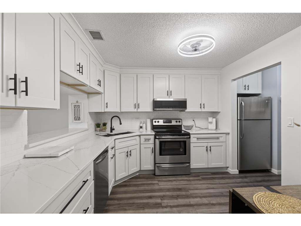 3801 W 98th Street #210 Bloomington MN 55431 7081176 image8
