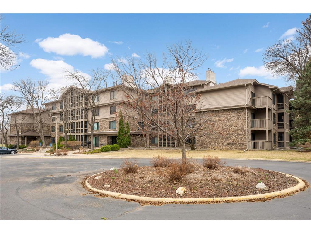 3801 W 98th Street #301 Bloomington MN 55431 6692432 image1