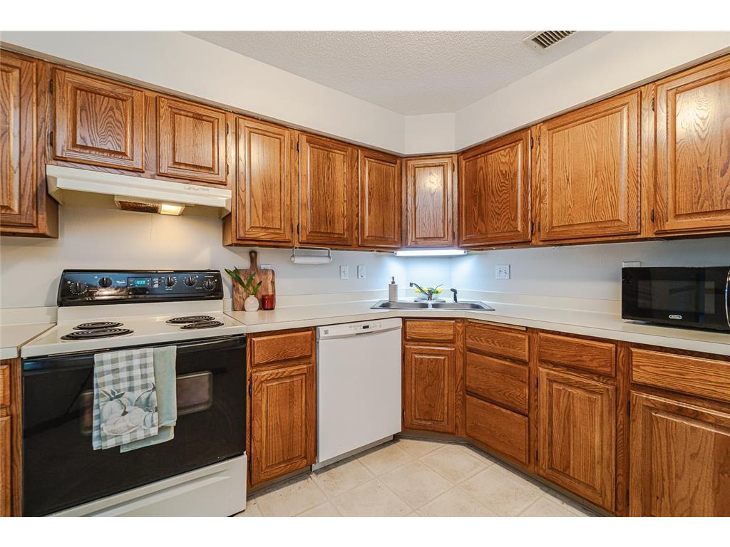 3801 W 98th Street 405, Bloomington, MN 55431 MLS 6268537 Edina