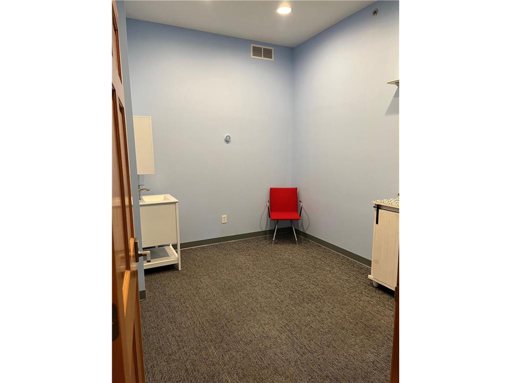 3803 Silver Lake Road NE #Main and Lower A Saint Anthony MN 55421 6807140 image8