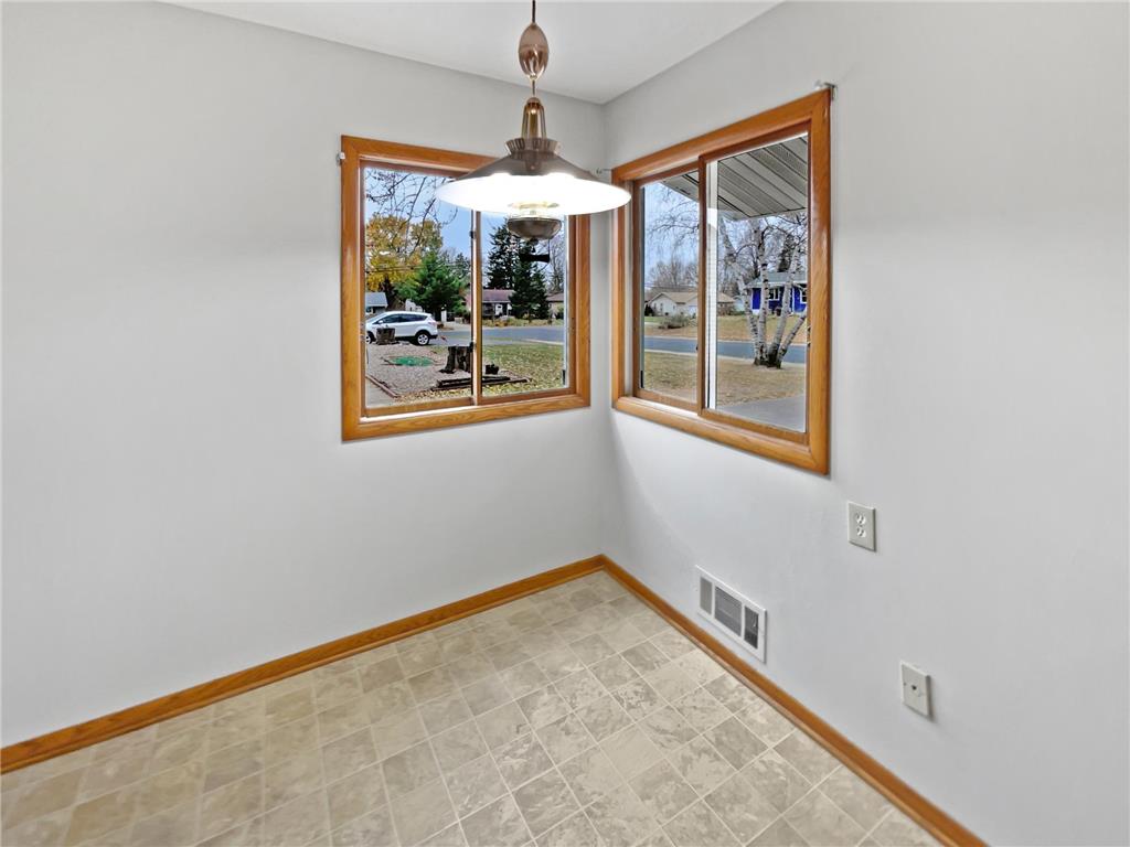 3806 Hampshire Avenue N Crystal MN 55427 6820951 image14