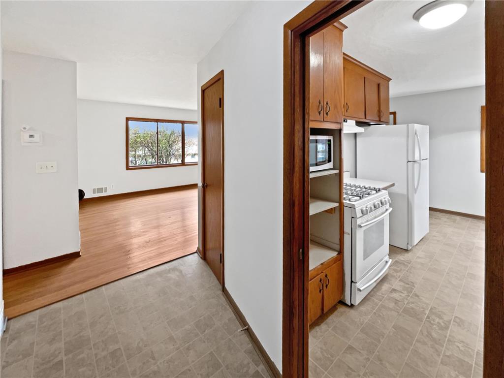 3806 Hampshire Avenue N Crystal MN 55427 6820951 image9