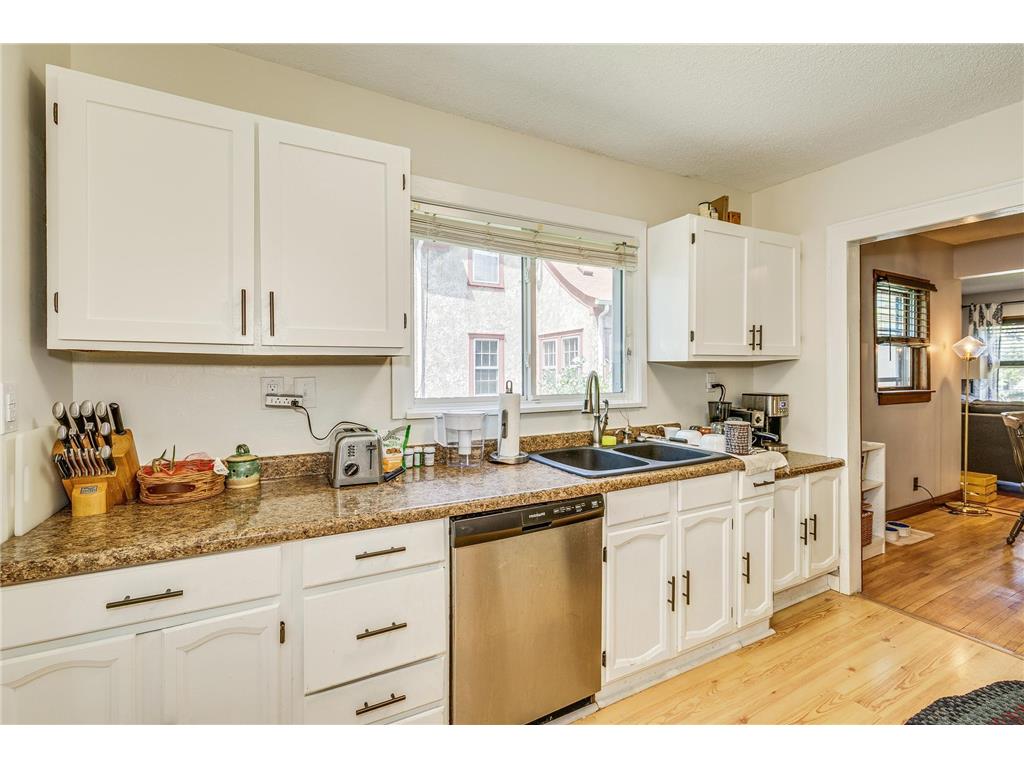 3807 Hubbard Avenue N Robbinsdale MN 55422 6810922 image12