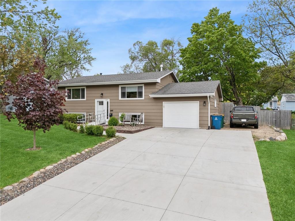 3807 Independence Avenue N New Hope MN 55427 6723114 image1