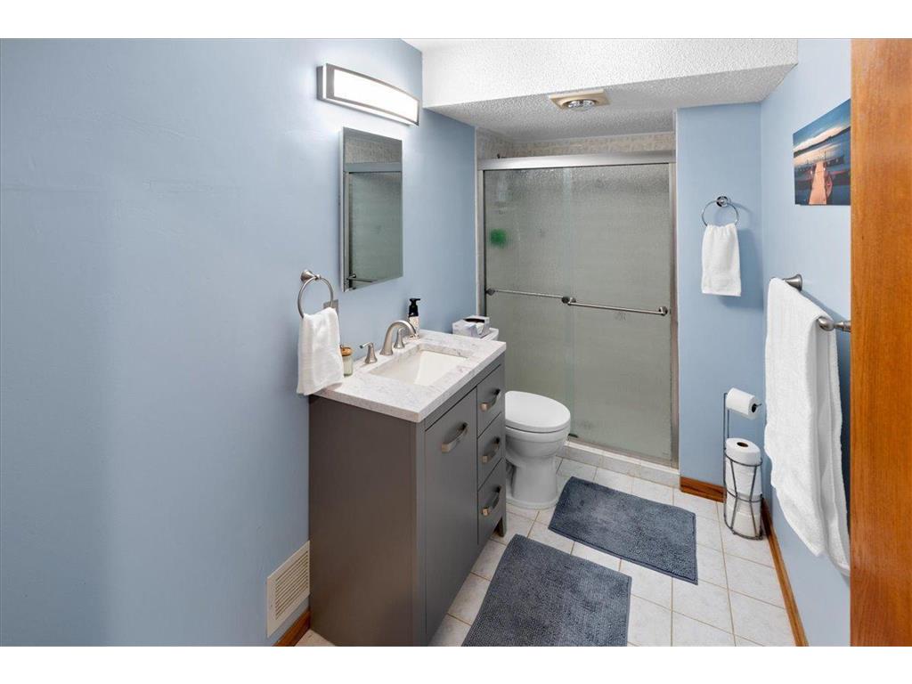 3807 Riverton Avenue Eagan MN 55122 7050750 image37