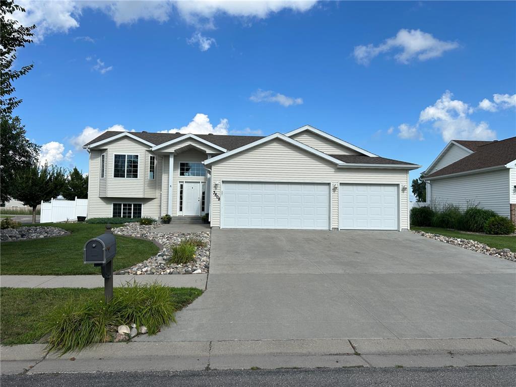 3808 13th Street S Moorhead MN 56560 6768440 image1