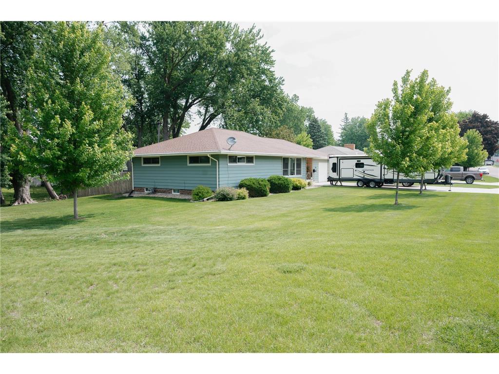 381 6th Street SW Wells MN 56097 6735546 image1