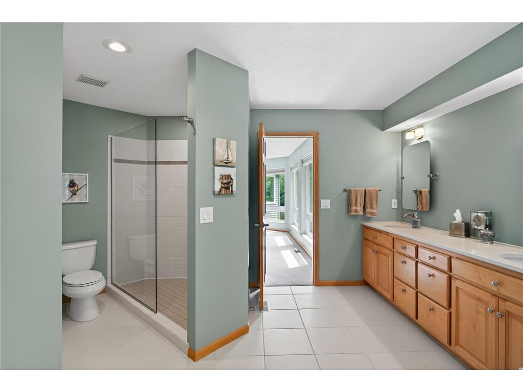 381 Del Rio Drive Chanhassen MN 55317 - Lotus Lake 7081455 image45