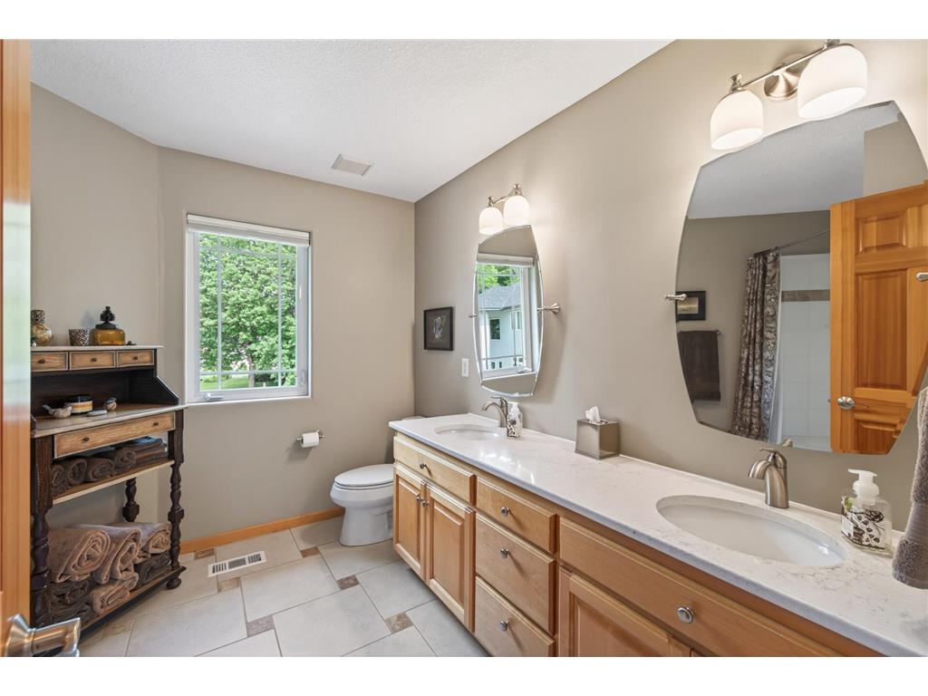 381 Del Rio Drive Chanhassen MN 55317 - Lotus Lake 7081455 image52