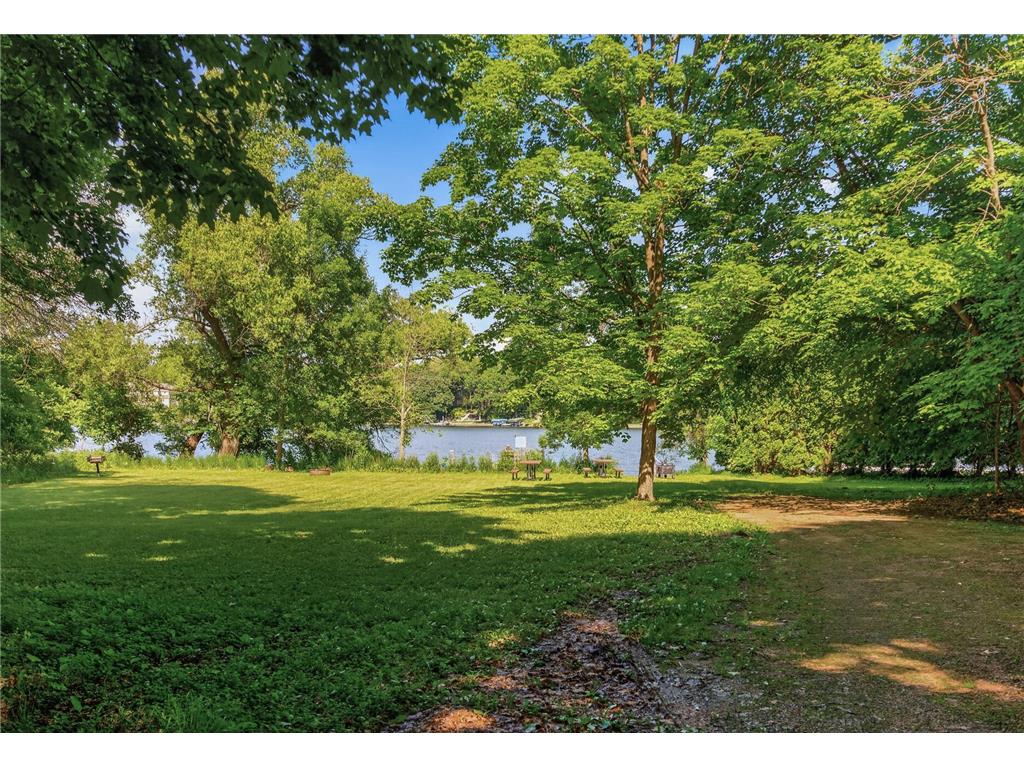 381 Del Rio Drive Chanhassen MN 55317 - Lotus Lake 7081455 image93