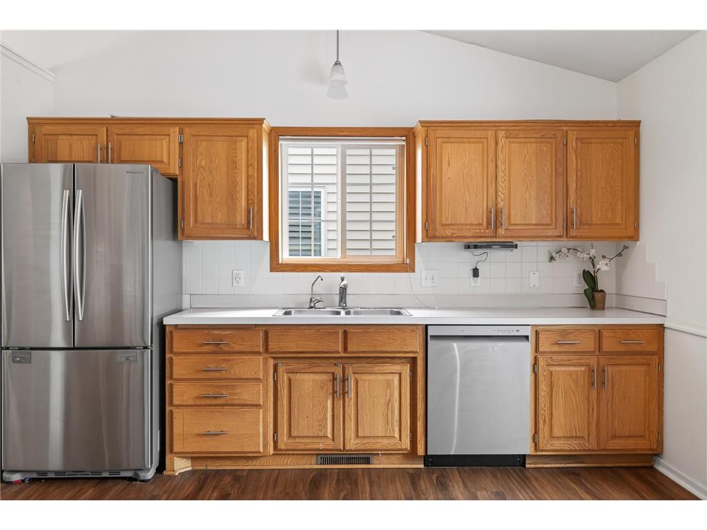 3816 93rd Avenue N Brooklyn Park MN 55443 7056178 image10