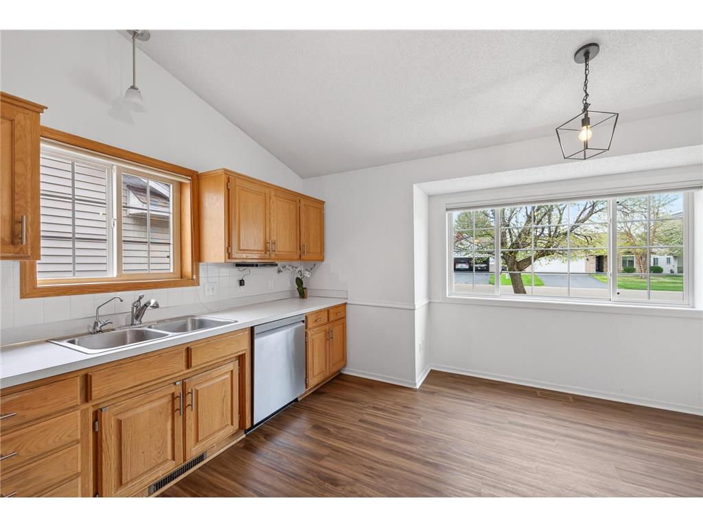 3816 93rd Avenue N Brooklyn Park MN 55443 7056178 image11