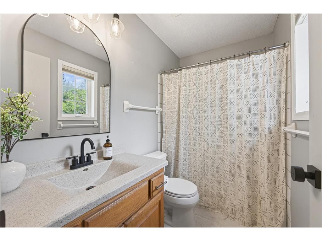 3816 93rd Avenue N Brooklyn Park MN 55443 7056178 image20