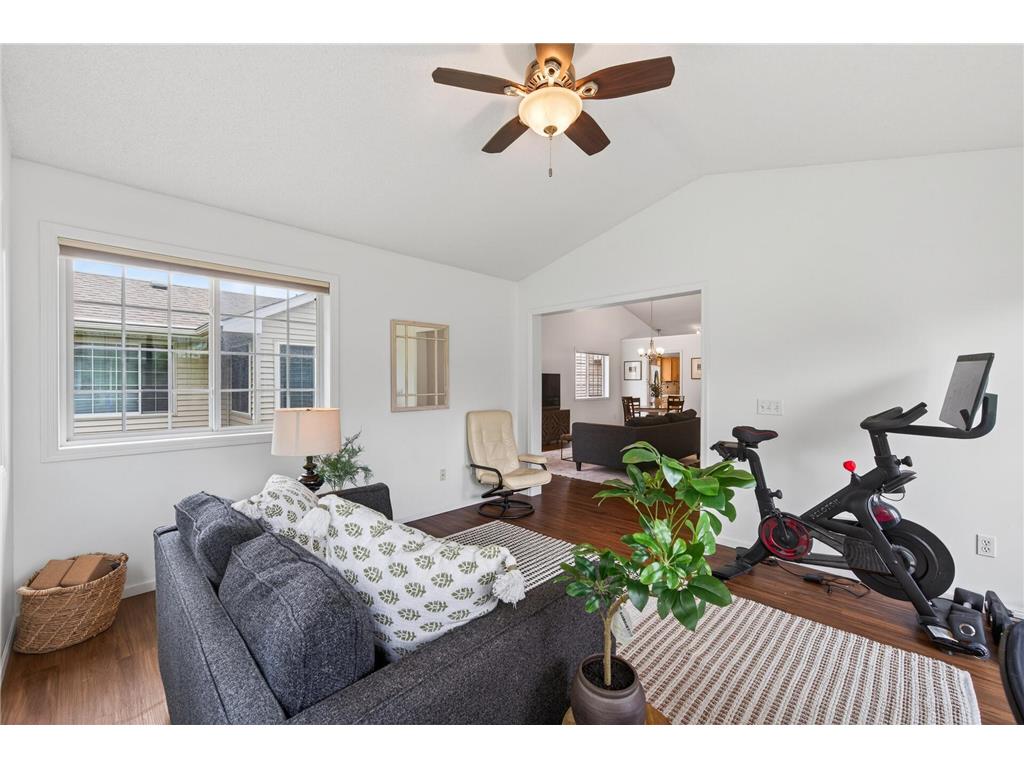 3816 93rd Avenue N Brooklyn Park MN 55443 7056178 image8