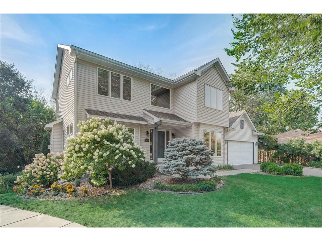 3821 Edgewood Avenue N Crystal MN 55427 6429812 image1