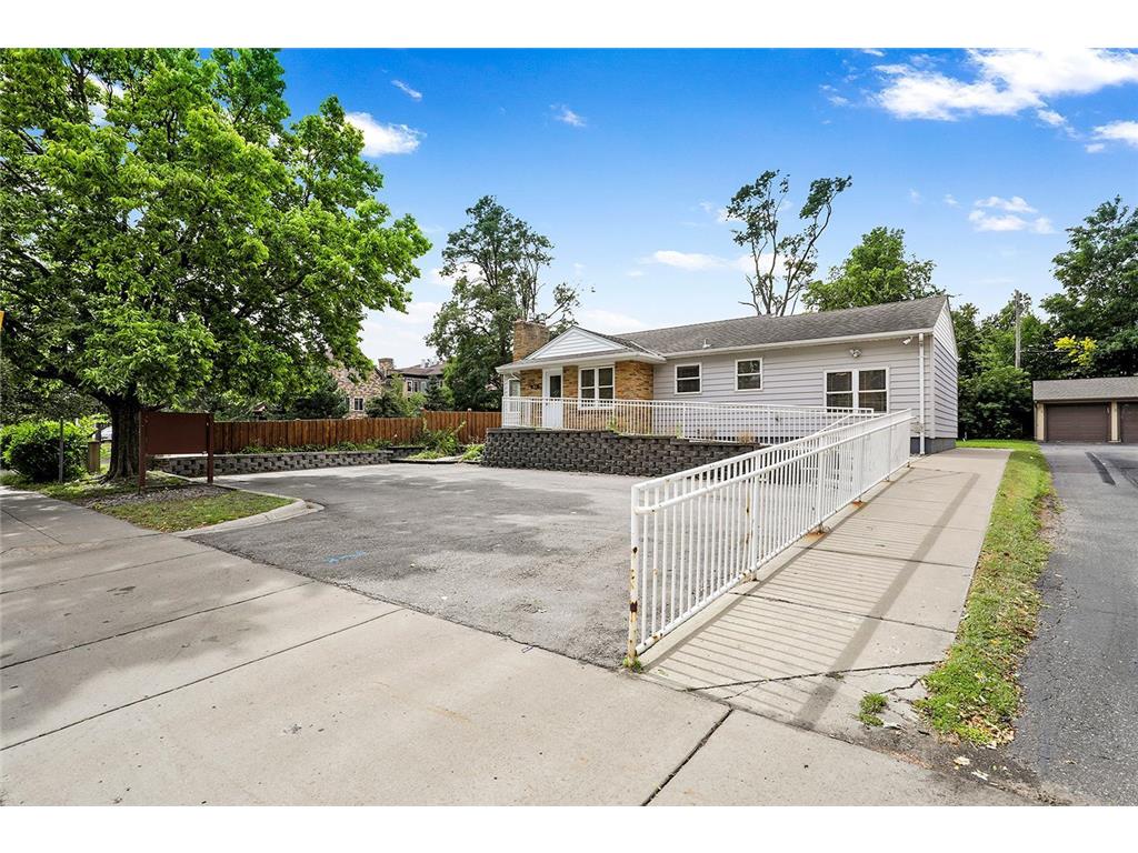 3821 W Broadway Avenue Robbinsdale MN 55422 7047564 image1