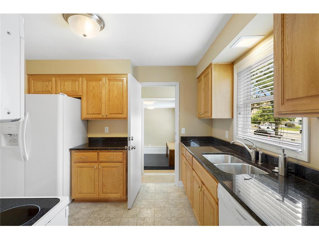3821 W Broadway Avenue Robbinsdale MN 55422 7047564 image8
