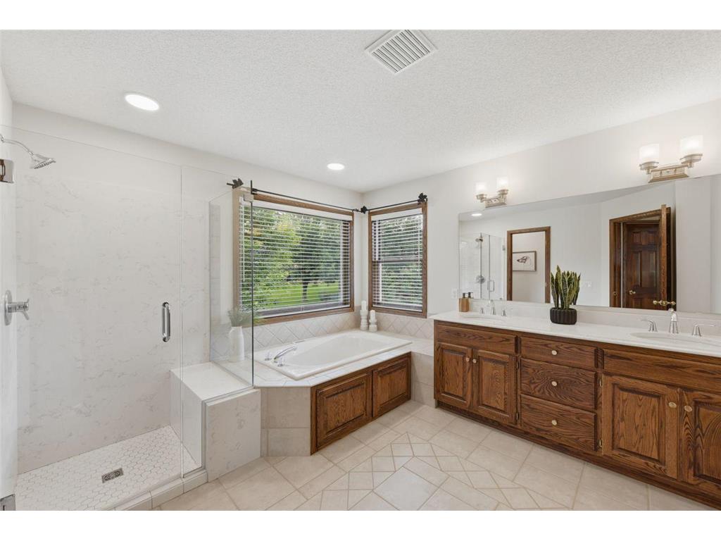 3824 Fairway Terrace Woodbury MN 55125 7081375 image32