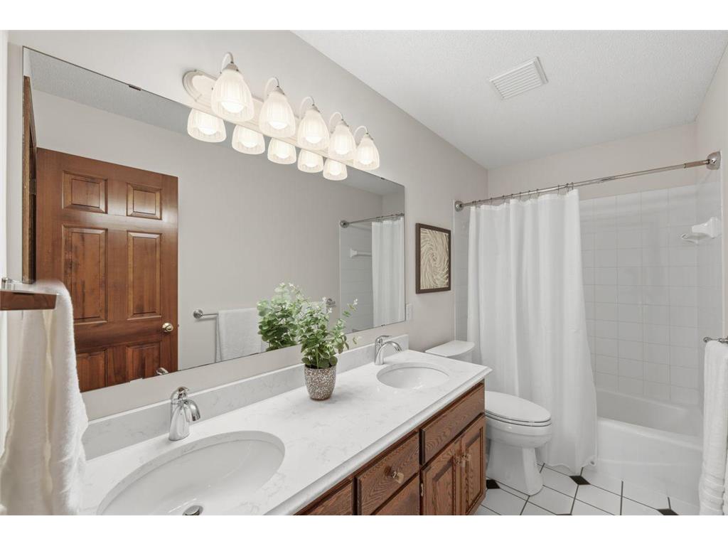 3824 Fairway Terrace Woodbury MN 55125 7081375 image35