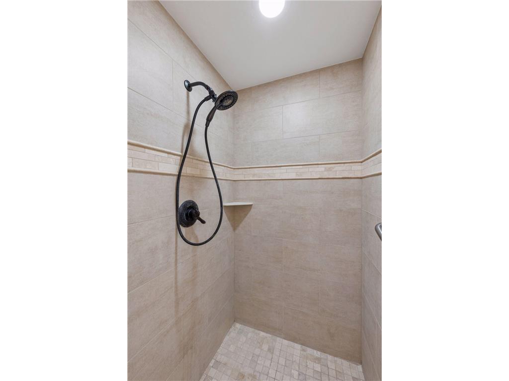 3824 Pascolo Bend Chaska MN 55318 - Bavaria 7056852 image32