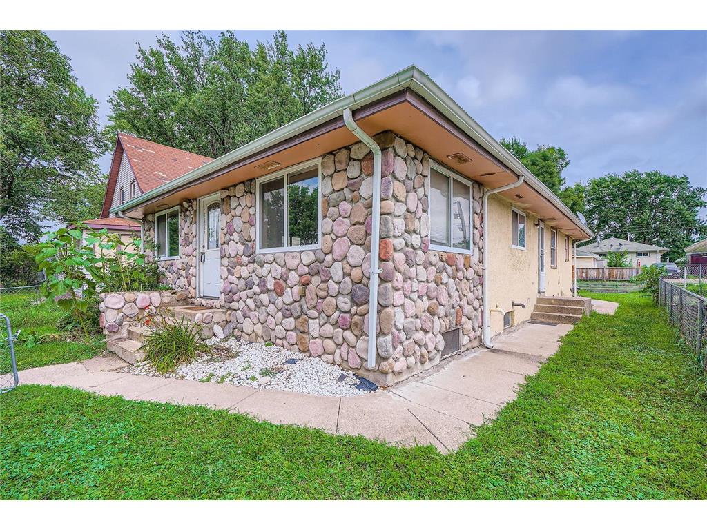 3825 2 1/2 Street NE Columbia Heights MN 55421 6768431 image1