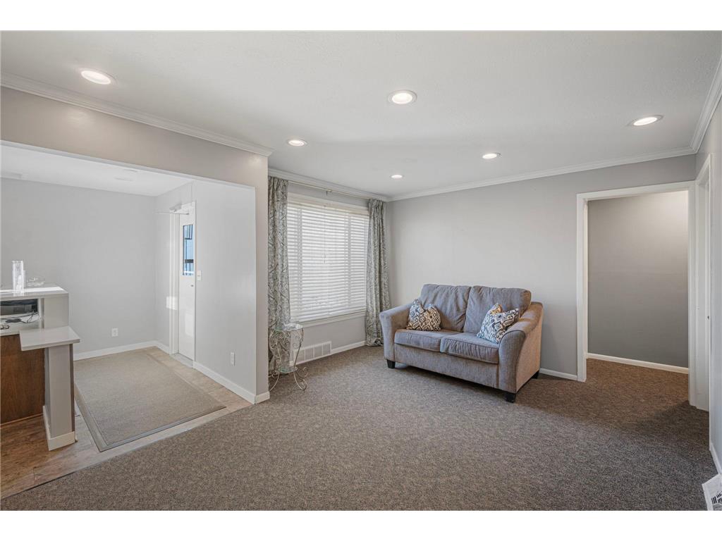 3826 W Broadway Avenue Robbinsdale MN 55422 7018923 image11