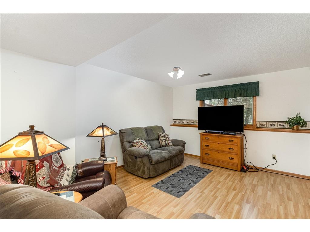 38280 Great Oaks Court North Branch MN 55056 6810122 image16