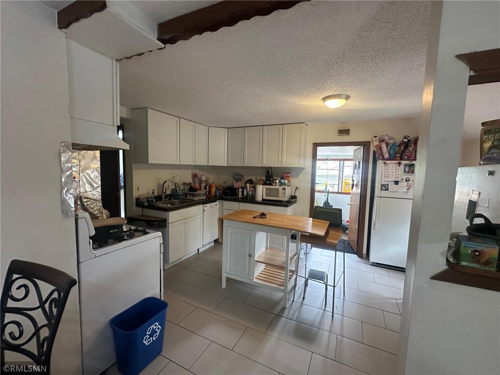 3829 Bloomington Avenue S Minneapolis MN 55407 6792433 image18