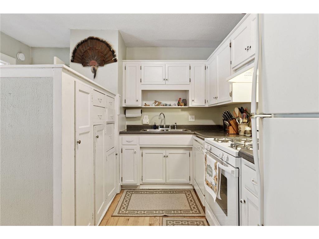 383 Grand Avenue #3 Saint Paul MN 55102 7100732 image14