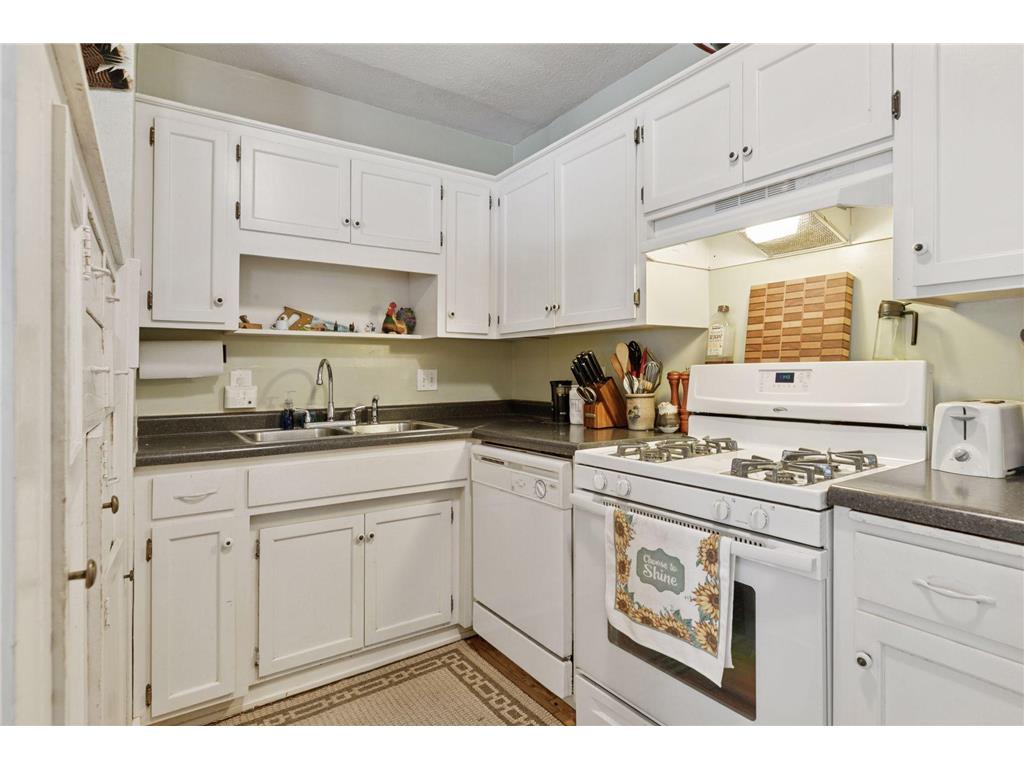 383 Grand Avenue #3 Saint Paul MN 55102 7100732 image15