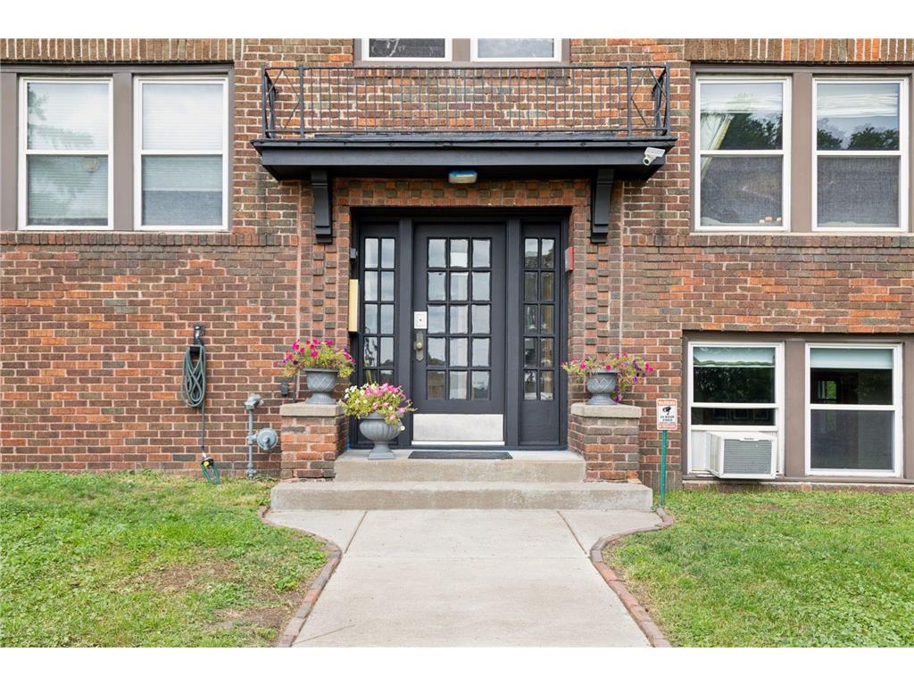 383 Grand Avenue #3 Saint Paul MN 55102 7100732 image2