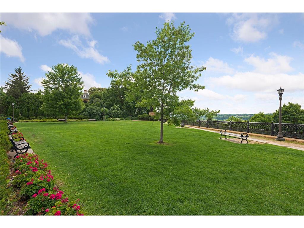 383 Grand Avenue #9 Saint Paul MN 55102 7025136 image32