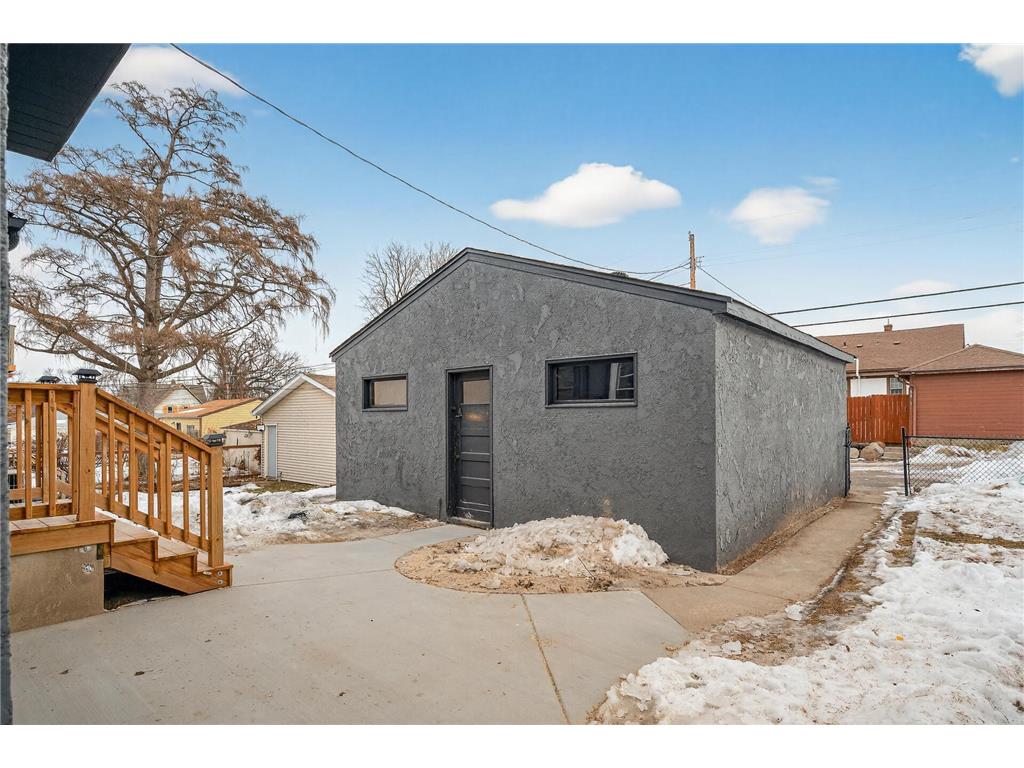 3830 Queen Avenue N Minneapolis MN 55412 6765537 image18