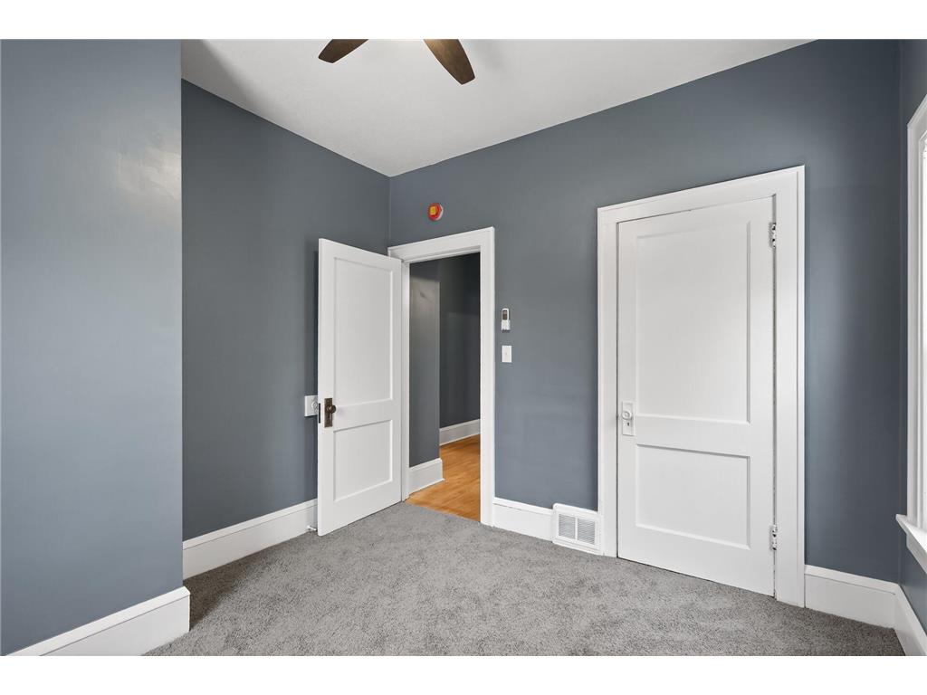 3830 Queen Avenue N Minneapolis MN 55412 6765537 image28