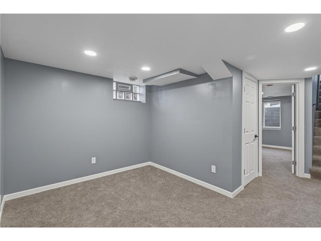 3830 Queen Avenue N Minneapolis MN 55412 6765537 image31