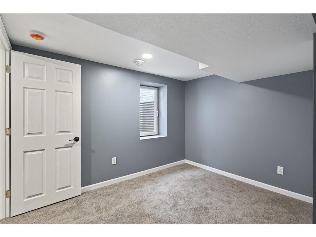 3830 Queen Avenue N Minneapolis MN 55412 6765537 image34