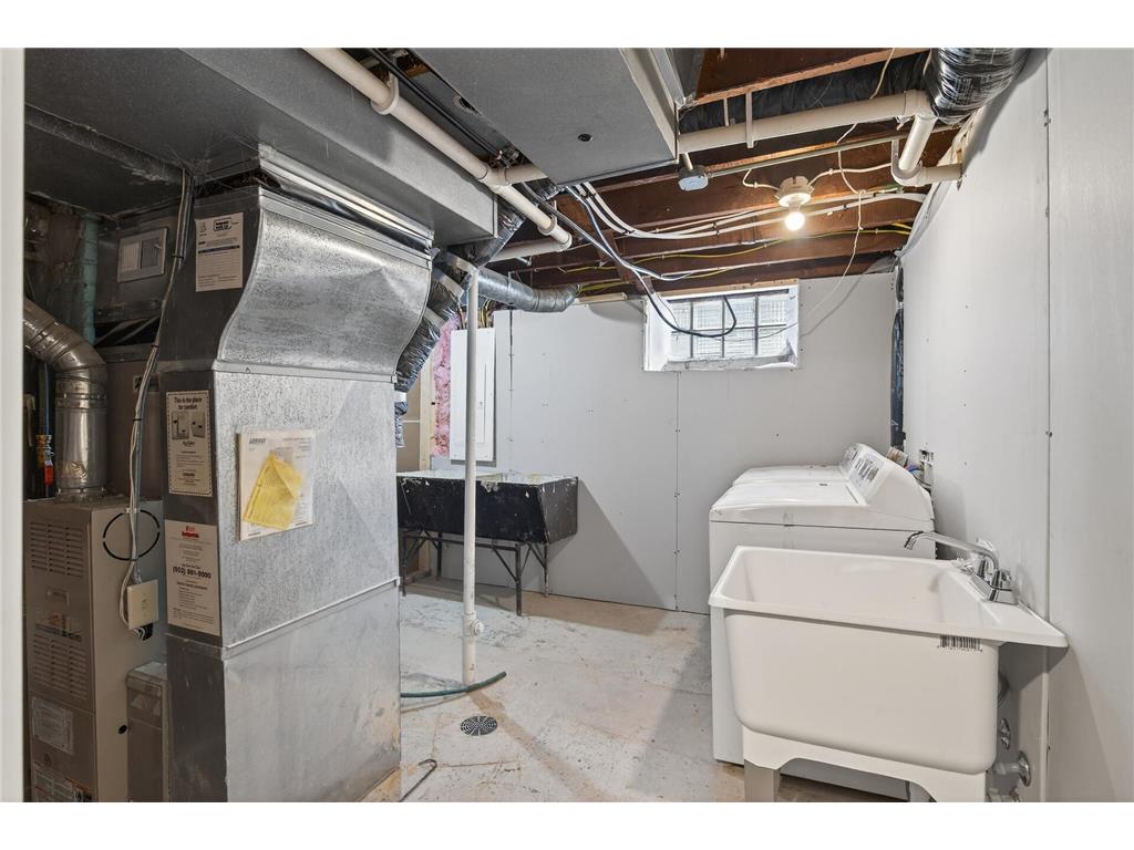 3830 Queen Avenue N Minneapolis MN 55412 6765537 image35