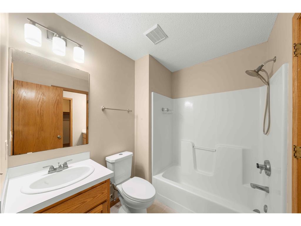 3831 Windcrest Court Eagan MN 55123 7048794 image17