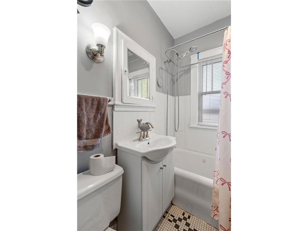 3832 20th Avenue S Minneapolis MN 55407 7078021 image19