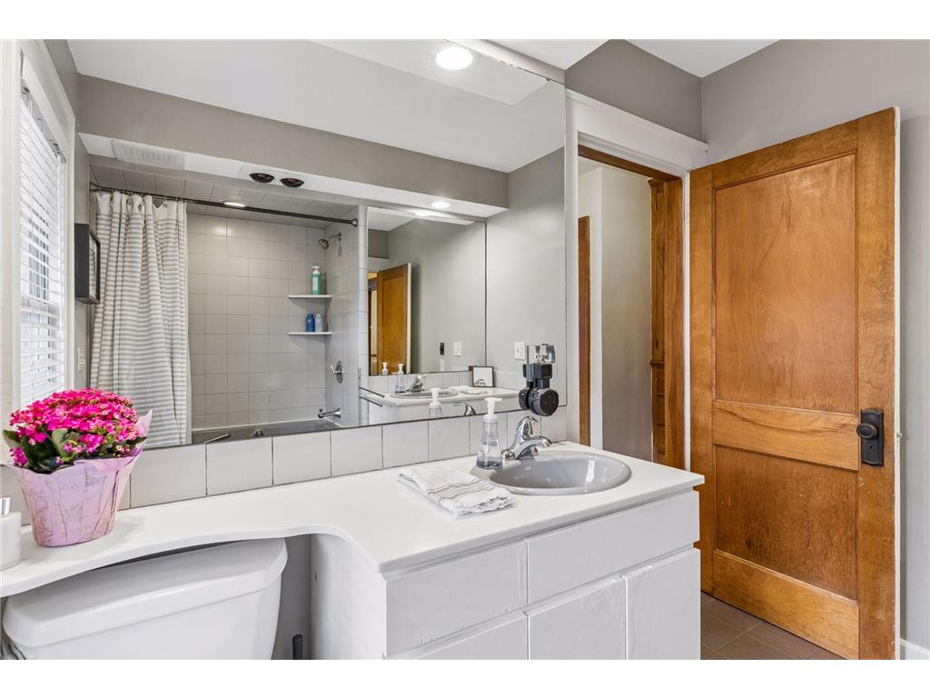 3837 Lyndale Avenue S Minneapolis MN 55409 7096623 image30