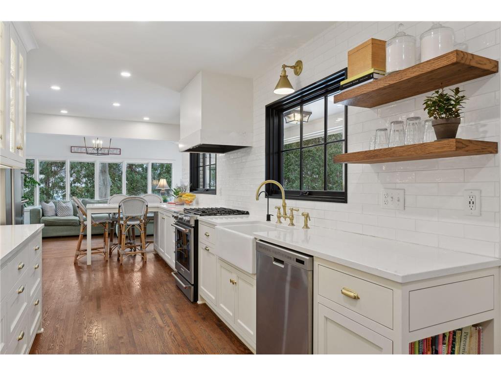 3840 Honeysuckle Road Deephaven MN 55391 6633452 image1