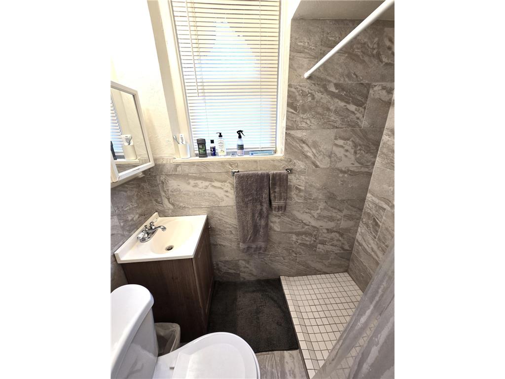 3845 Chicago Avenue Minneapolis MN 55407 6768264 image12