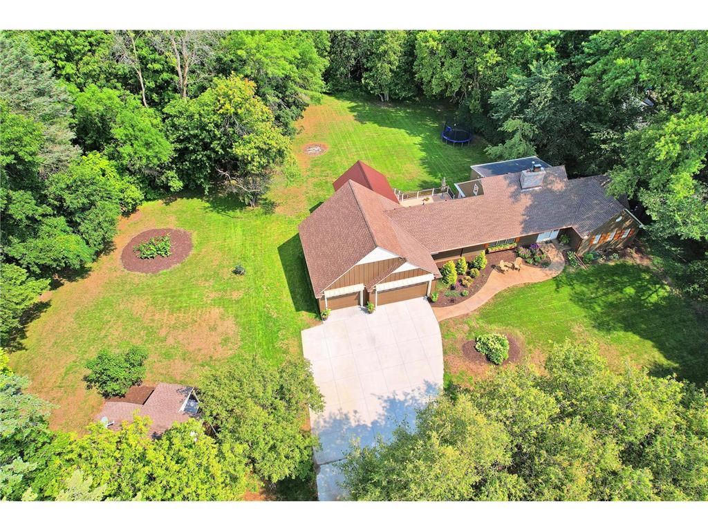 3845 Honeysuckle Road Deephaven MN 55391 6498568 image1